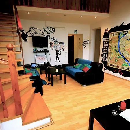 호스텔 Penthouse Privates *
